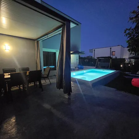 Cadaques, Private Pool With Heating And Salt Water