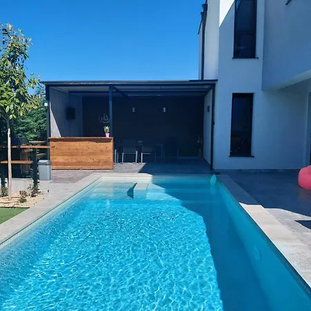 Cadaques, Private Pool With Heating And Salt Water וילה