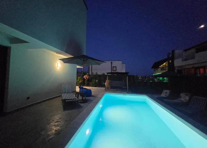 Villa Cadaques, Private Pool With Heating And Salt Water